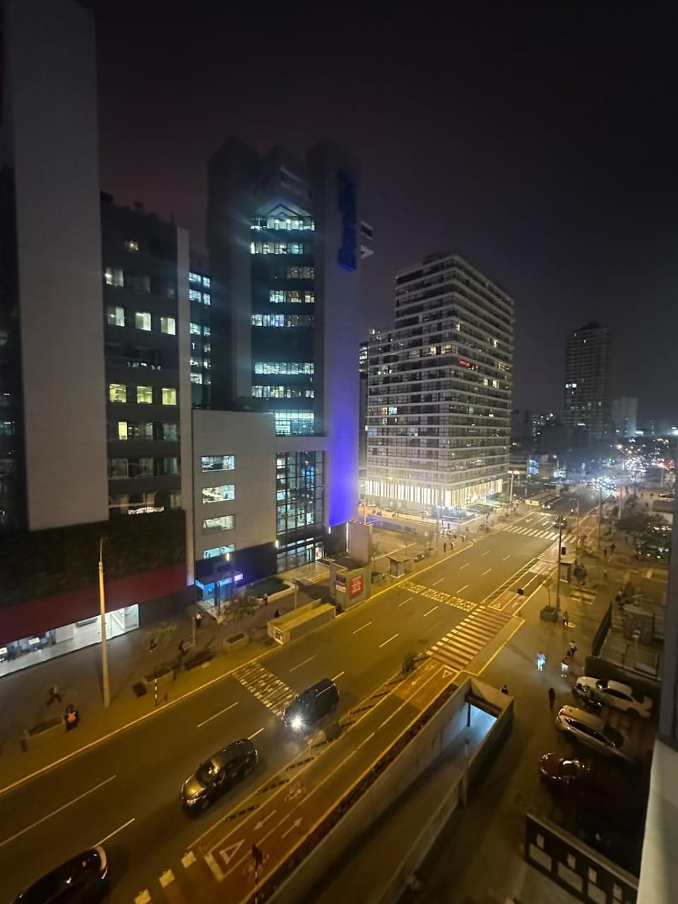 2-d en Lima Perú San Isidro zona financiera Pool & Gym Apartment in San Isidro