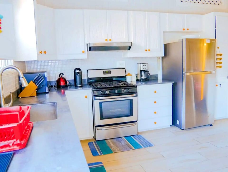 microwave, oven, kitchen