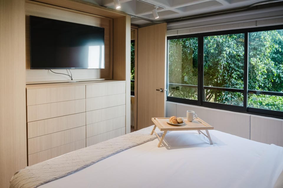 Praga Suites 7 Great 1BR Fast WiFi Beautiful View Apartment in Mexico City