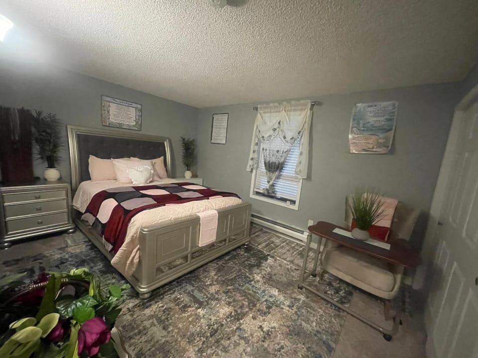 Two bedrooms two beds 3 or 4 gusts available Apartment in Kent
