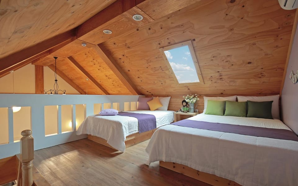 Bed, Photo of the whole room
