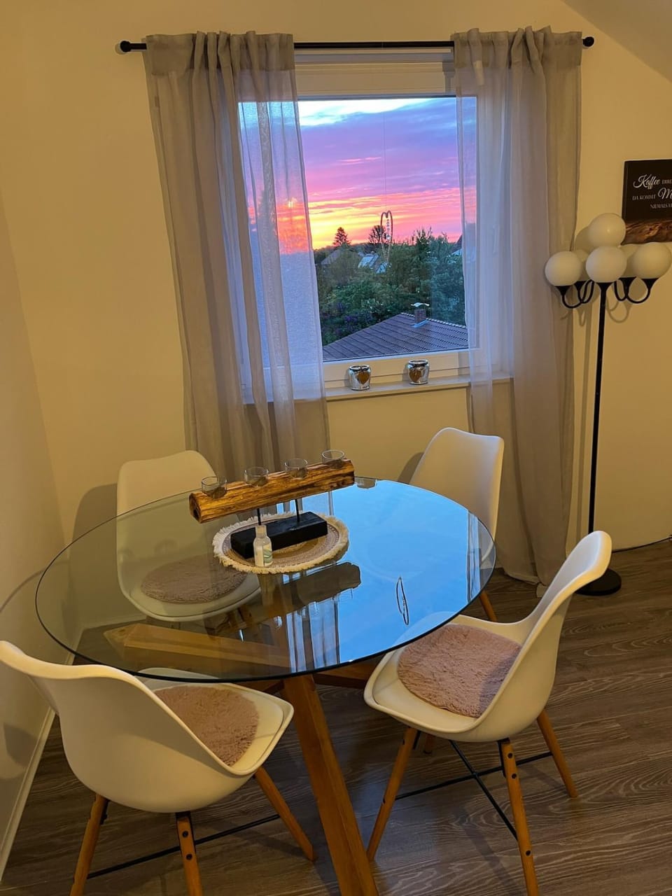 TV and multimedia, Dining area