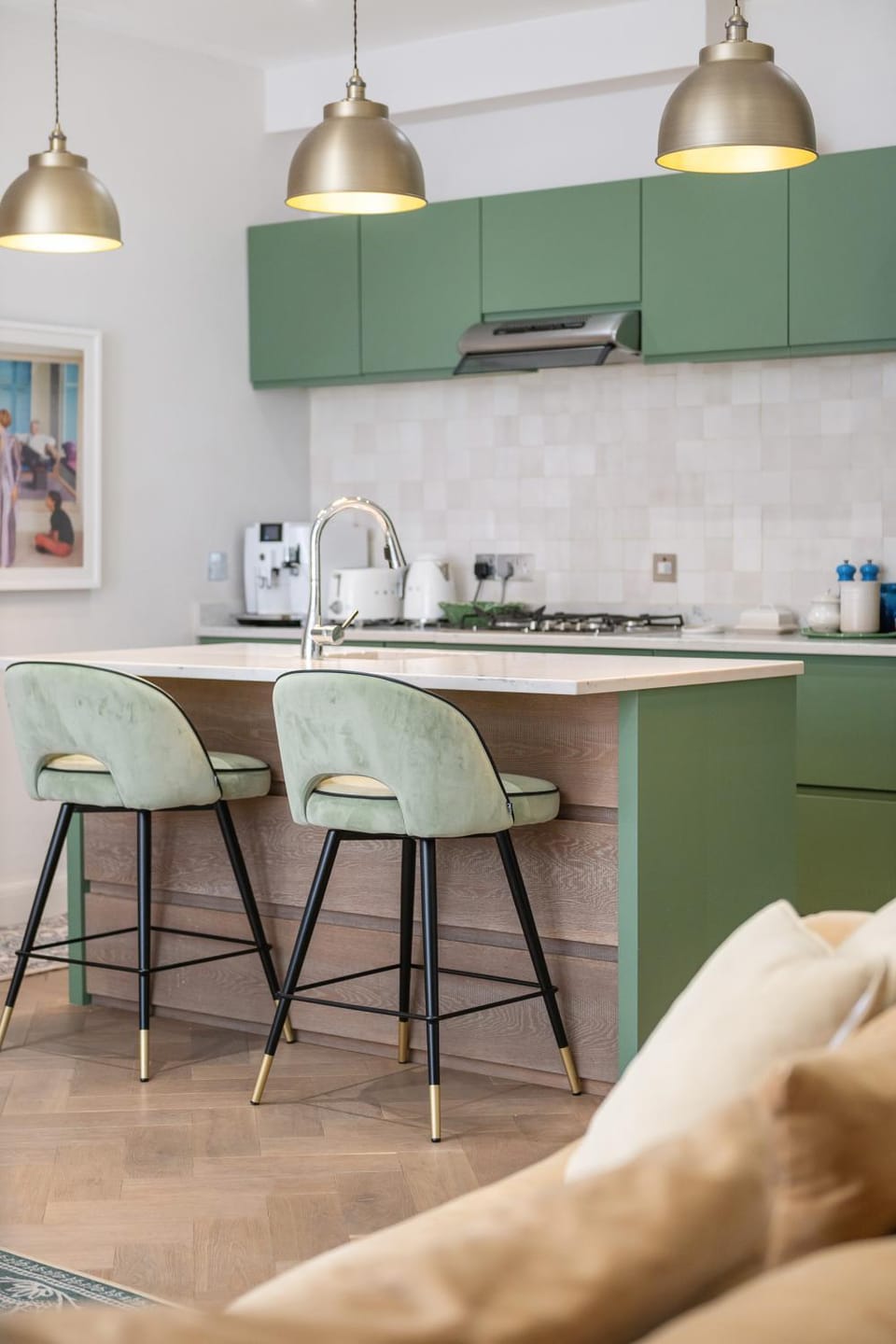 Lounge or bar, kitchen