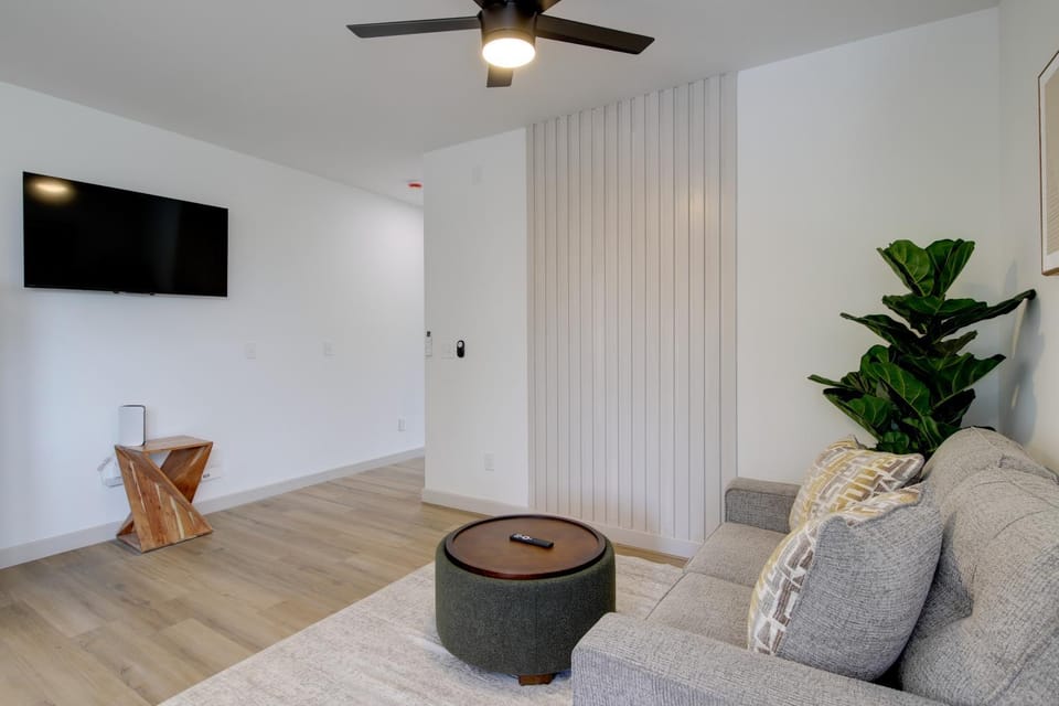 Knoxville Extended Base! 3 Mi to Med Center Apartment in Knoxville