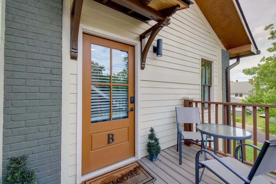 Extended East Knoxville Stay, 2 Mi to Dtwn! Apartment in Knoxville