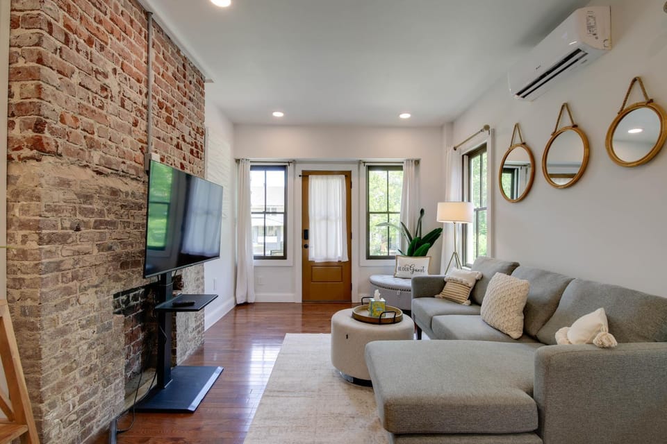 2 Mi to Dtwn Knoxville! Dog-Friendly Apt Apartment in Knoxville