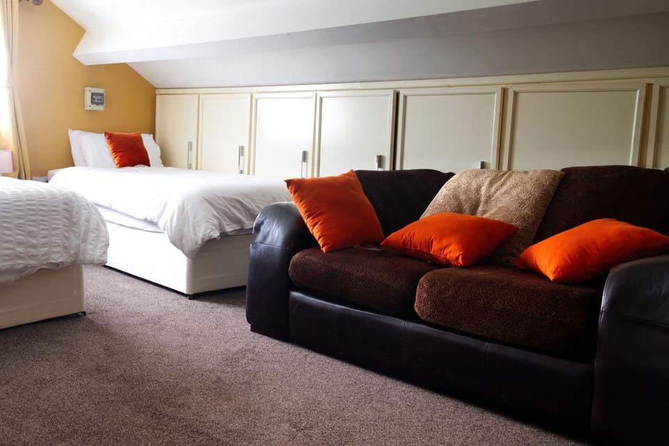 Bed, Living room, Bedroom