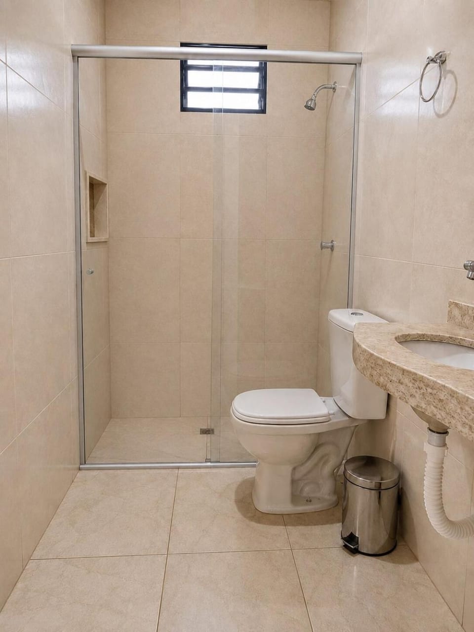 Espaço para Festas com Quartos, Piscinas, TV e Wi-Fi House in Trindade