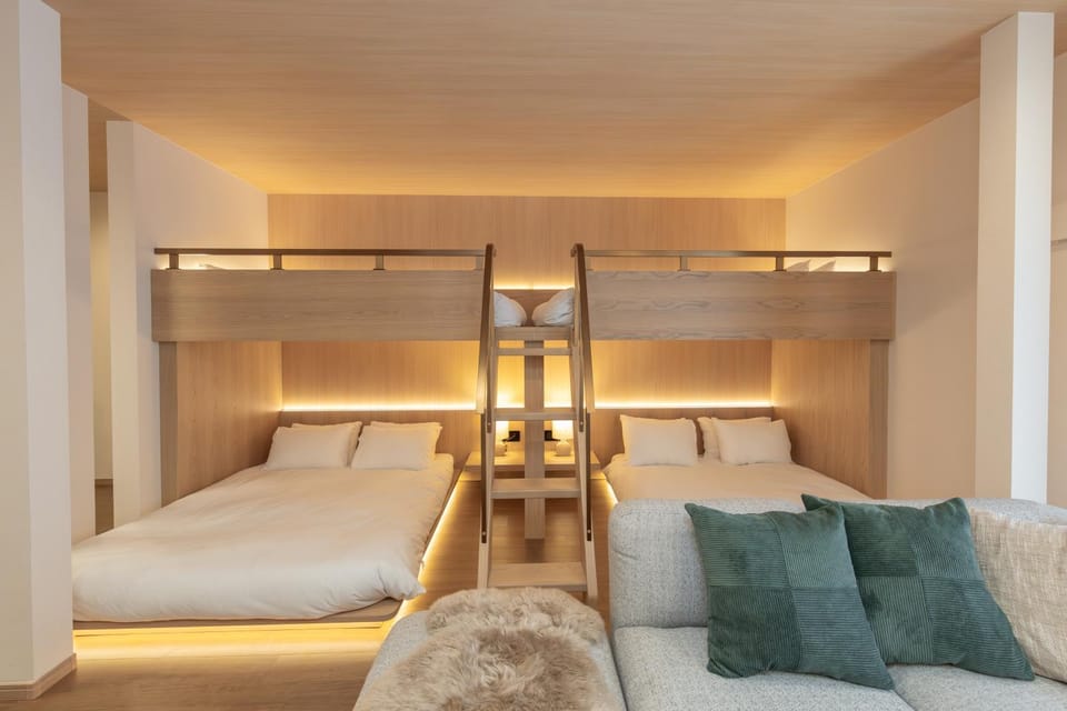 Bed, Seating area, Bedroom