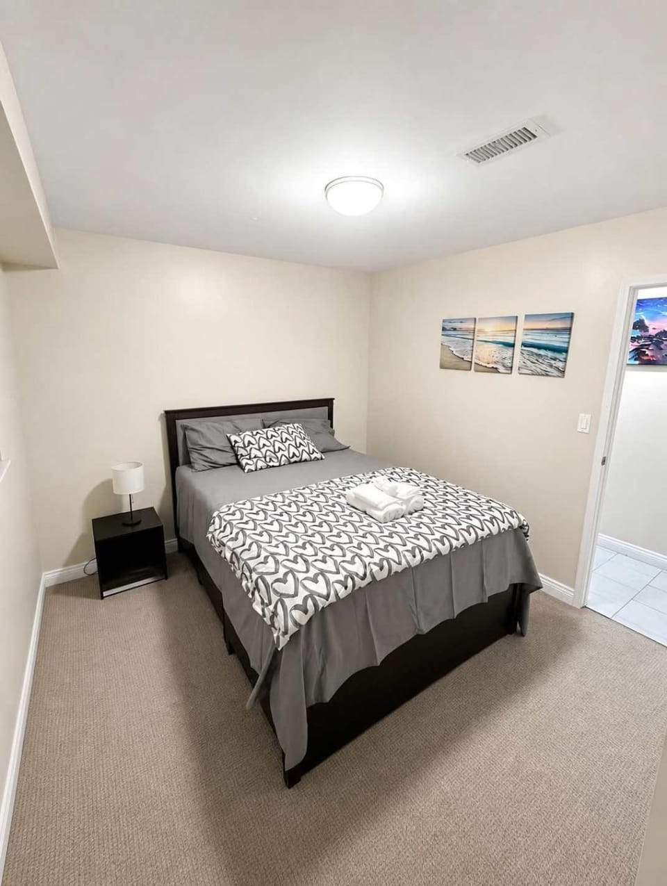 Quiet & Bright Basement Suite near Fraser Street House in Vancouver