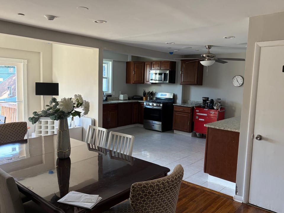 Beautiful 7BR NW DC Home with Parking Apartment in Takoma Park
