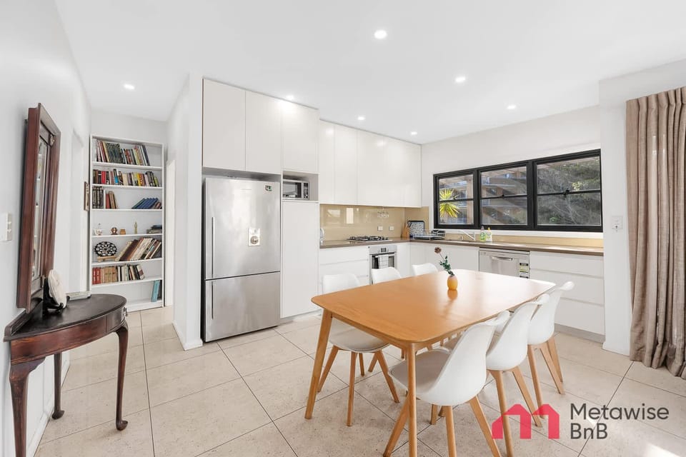 MetaWiseBnB Bondi Junction Penthouse style apartment Apartment in Sydney