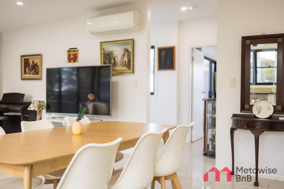 MetaWiseBnB Bondi Junction Penthouse style apartment Apartment in Sydney