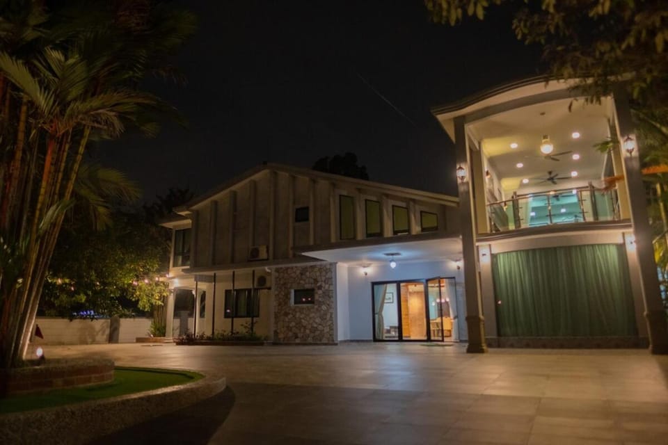 Private Bungalow | 15 Pax | Pool & Wedding Event House in Petaling Jaya