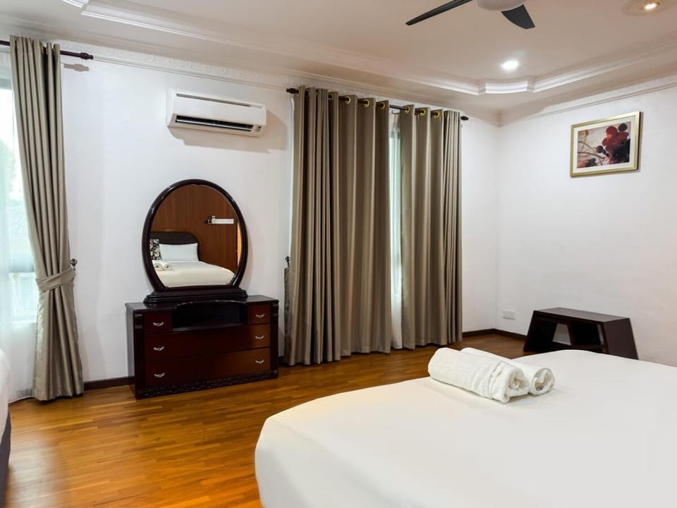 Private Bungalow | 15 Pax | Pool & Wedding Event House in Petaling Jaya