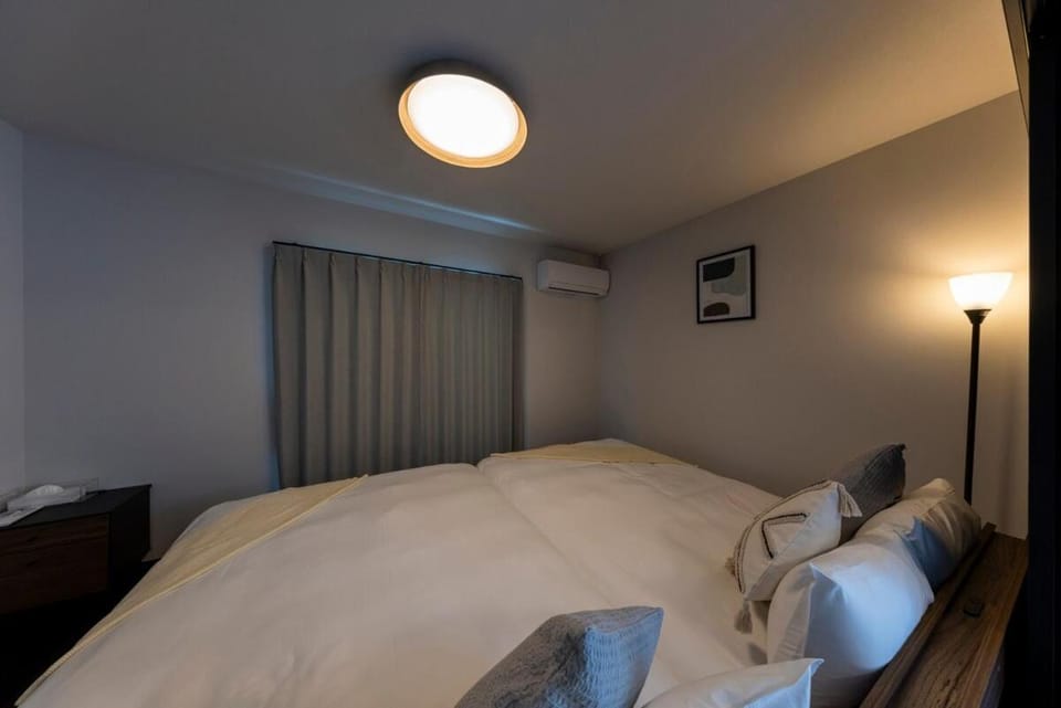 NEW! AMP FLAT 呉服駅前 - Max 12 , 5 min to St , 4 bedrooms Apartment in Fukuoka
