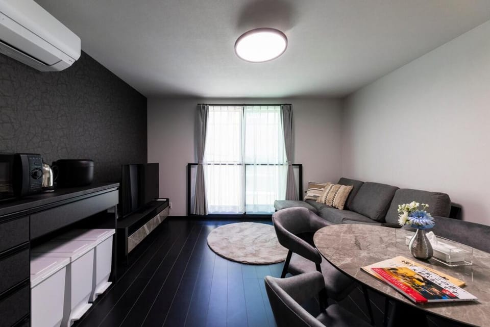 NEW! AMP FLAT 呉服駅前 - Max 12 , 5 min to St , 4 bedrooms Apartment in Fukuoka