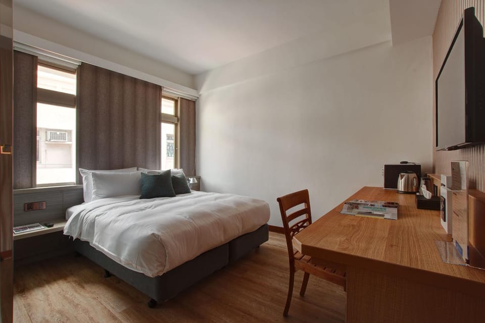Photo of the whole room, Decorative detail, bunk bed