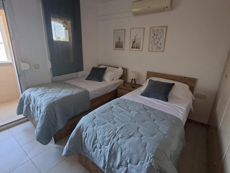 Dúplex admite mascotas - ubicación central - ES-170-98 Apartment in Alt Empordà