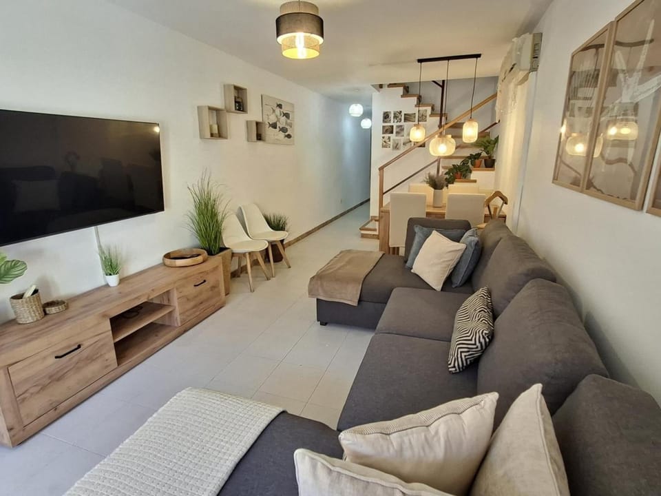 Dúplex admite mascotas - ubicación central - ES-170-98 Apartment in Alt Empordà