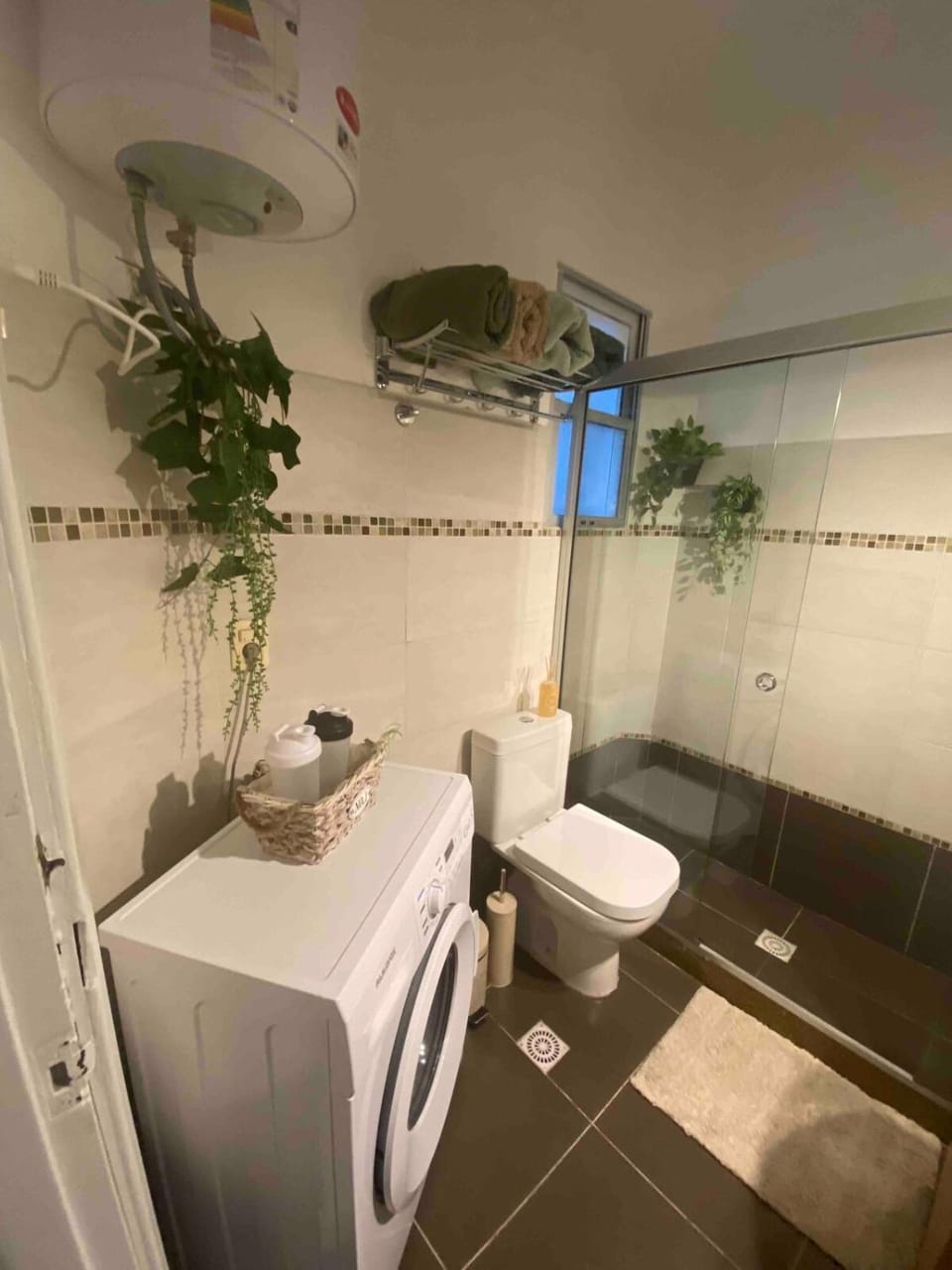 Vintage, 2 bedrooms and garage close to everything Apartment in Montevideo Department, Uruguay