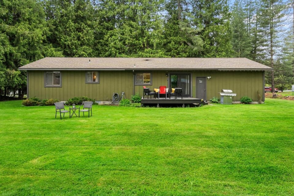 Cedar Trees Retreat House in Lake Pend Oreille