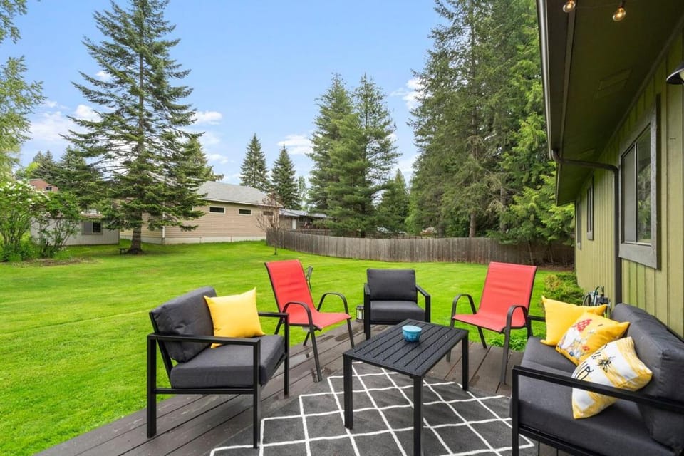 Cedar Trees Retreat House in Lake Pend Oreille