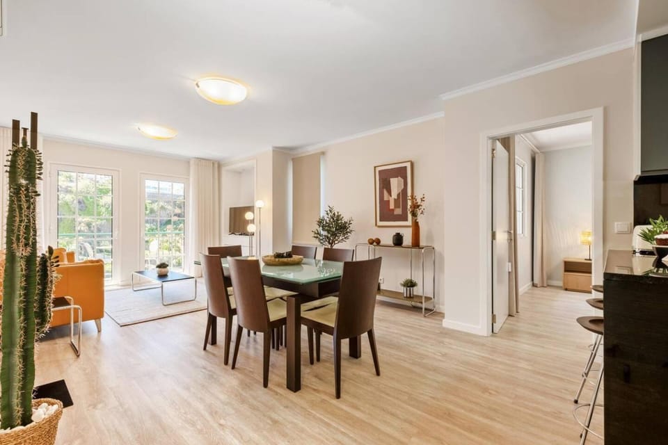 TV and multimedia, Living room, Dining area