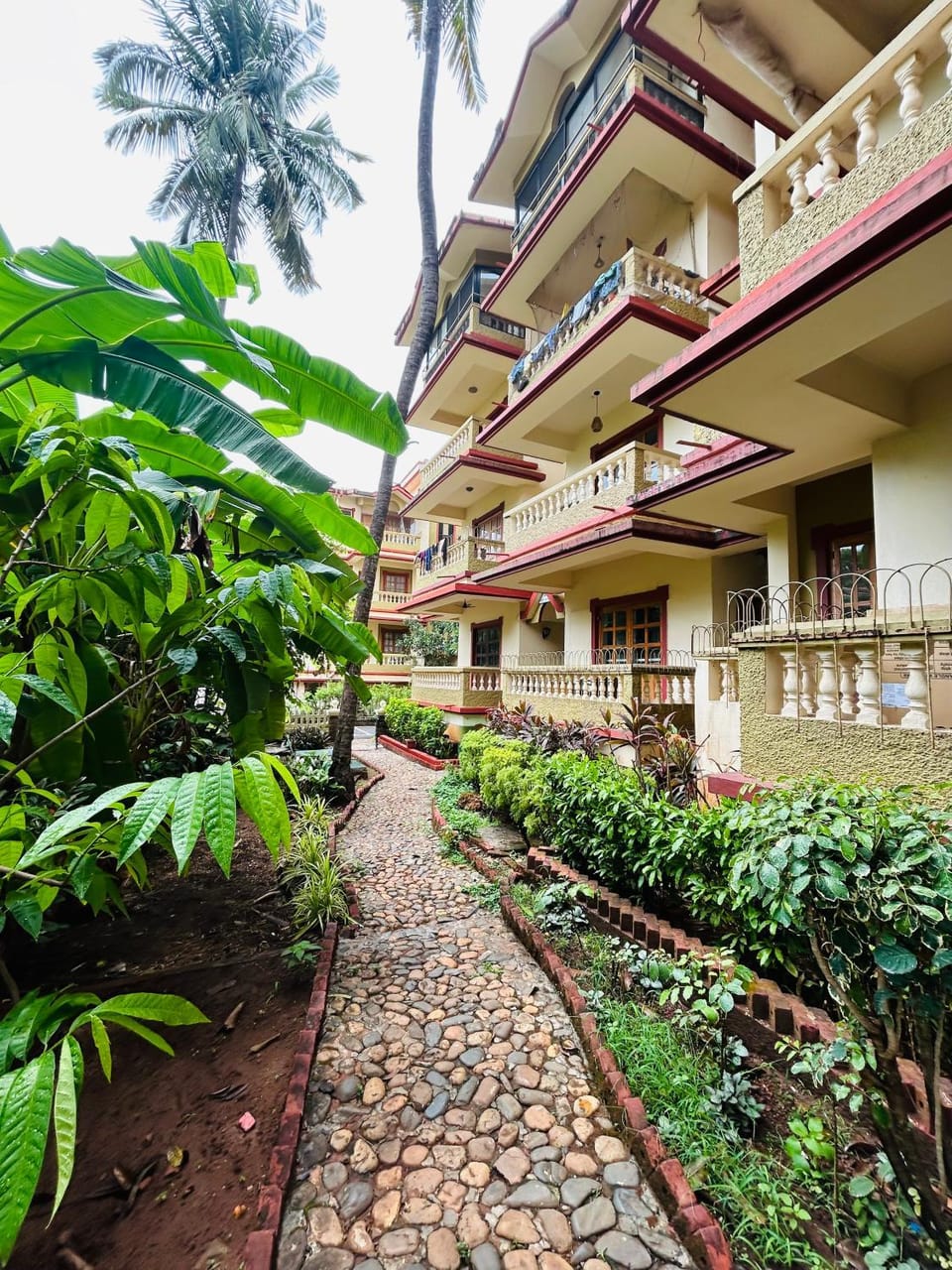Property building, Spring, Day, Garden, View (from property/room), Balcony/Terrace, Garden view