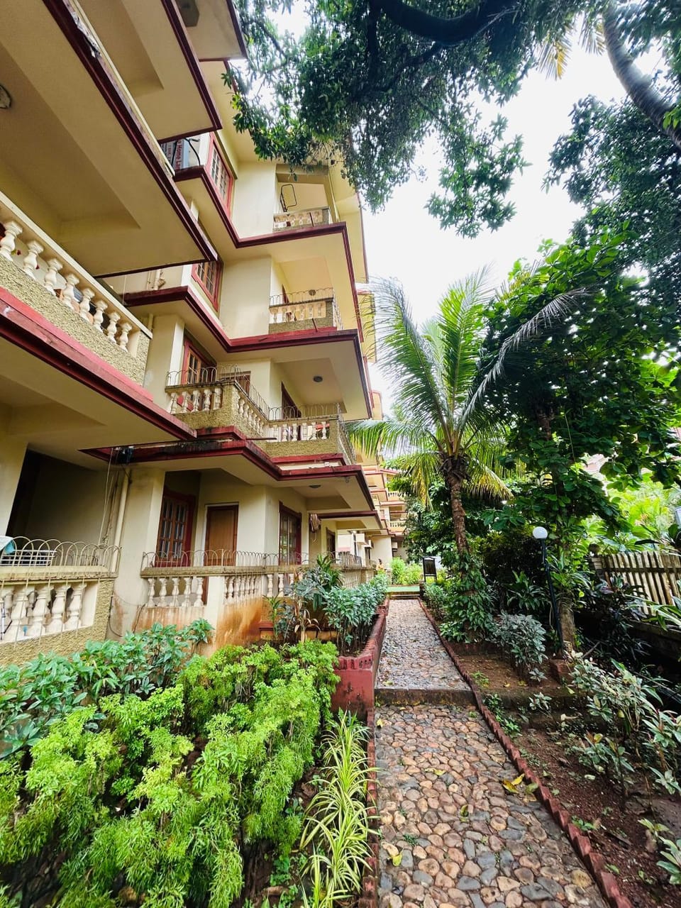 Property building, Spring, Day, Garden, View (from property/room), Balcony/Terrace, Garden view