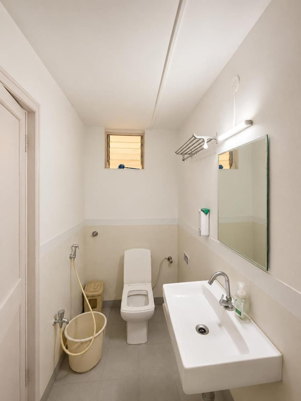Shower, Toilet, Bathroom, bidet, towels