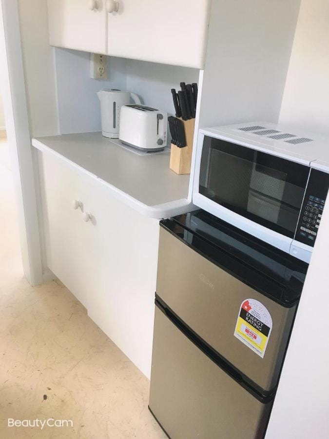 3 Double and 2 Single Sofa Beds Studio Apartment in Rotorua