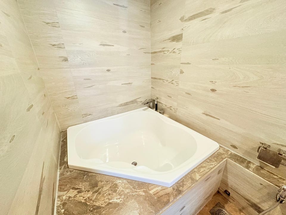 Hot Tub, Bathroom, Bath