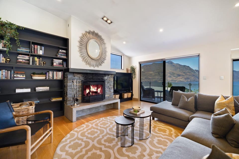 Communal lounge/ TV room, Living room, fireplace