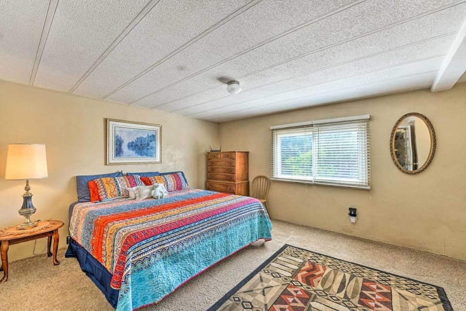 Basecamp 6 bed Home near Power Plant, Glendo House in Wyoming