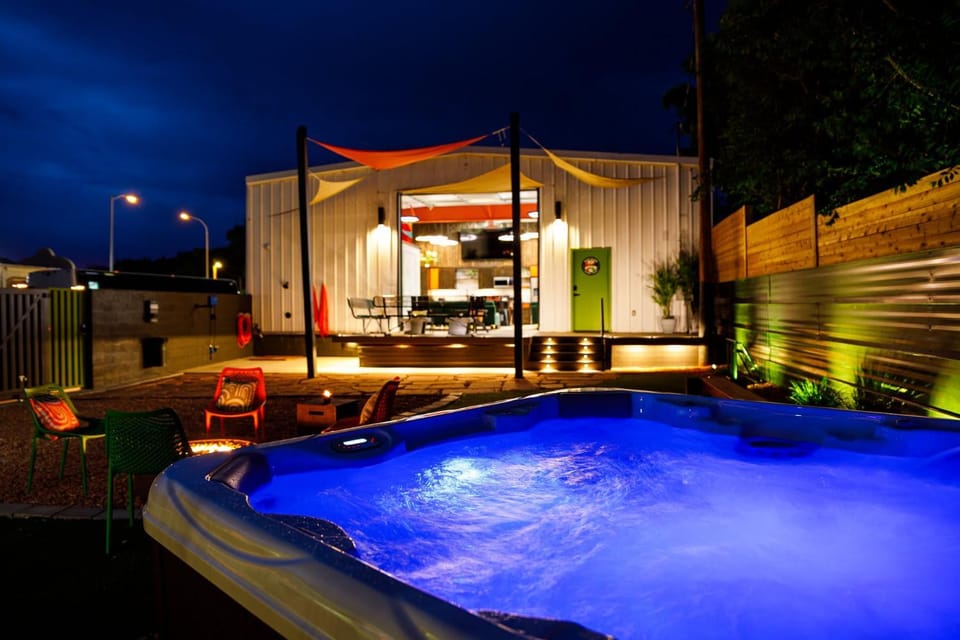 Night, Hot Tub
