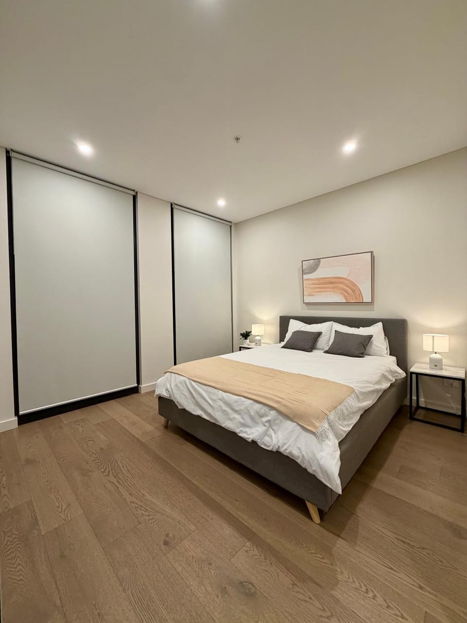 Stylish 3BR Apartment, Next to Stadium, Large Terrace, Free WiFi Apartment in Lidcombe