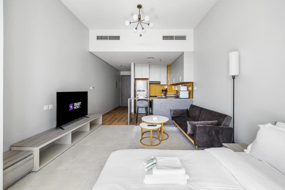 New! Chic V Tower Studio with Balcony & Pool Apartment in Dubai