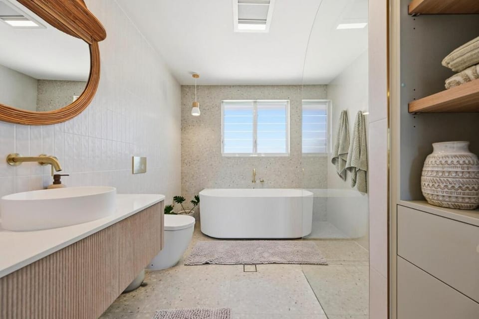 Shower, Toilet, Bathroom, Bath
