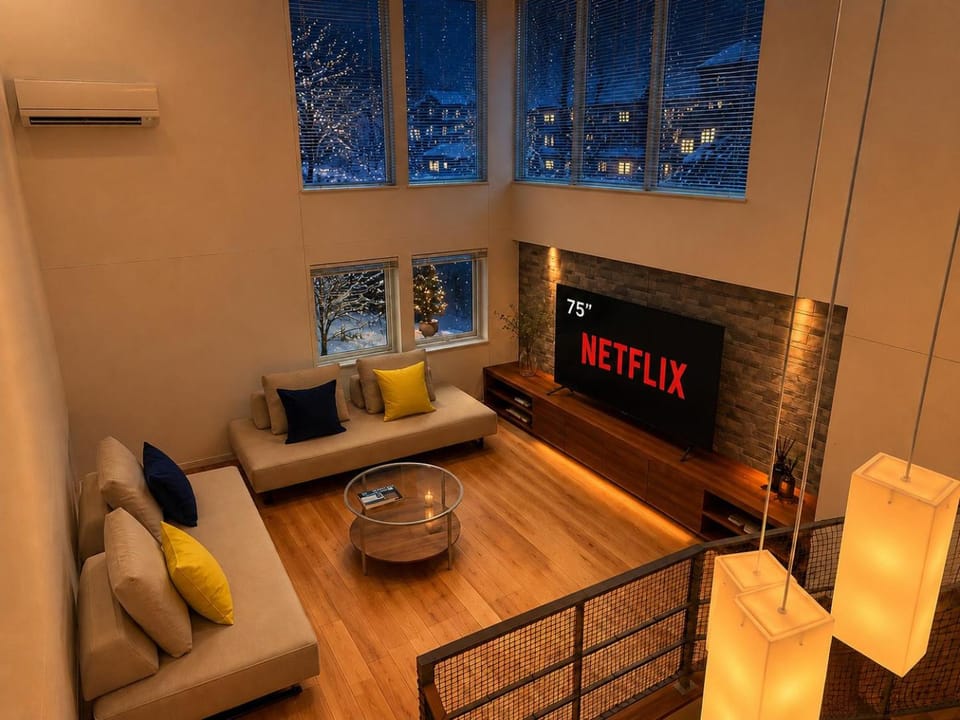 Communal lounge/ TV room, TV and multimedia, Living room