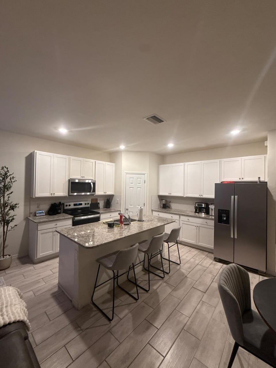 Palm Grove Duplex Retreat Apartment in Gateway