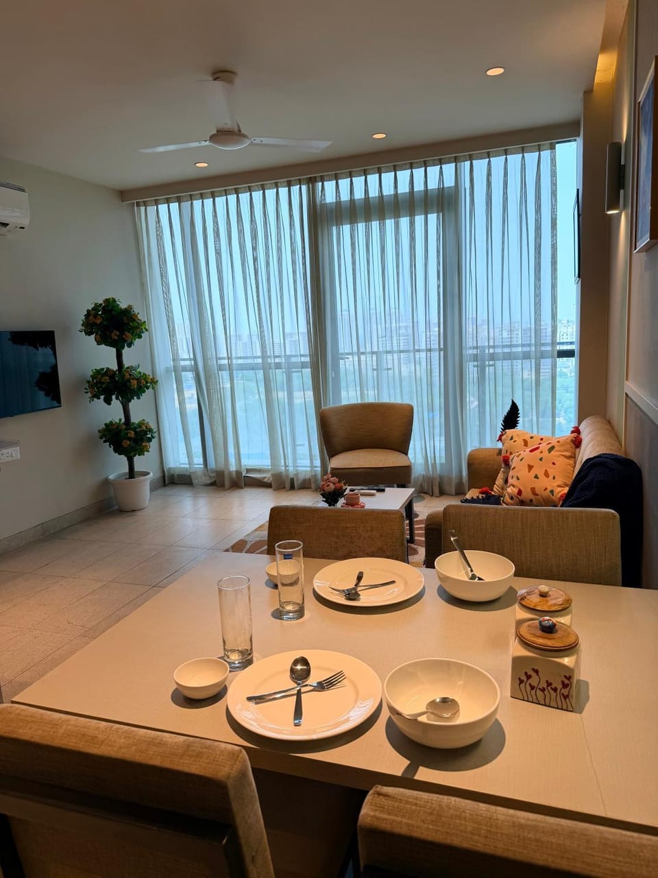 Jasmine Suite, 1 BHK Studio Apartment, Dwarka Exp Vacation rental in Gurugram