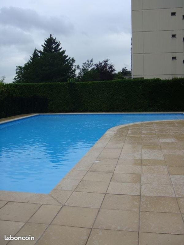 Swimming pool, Swimming pool