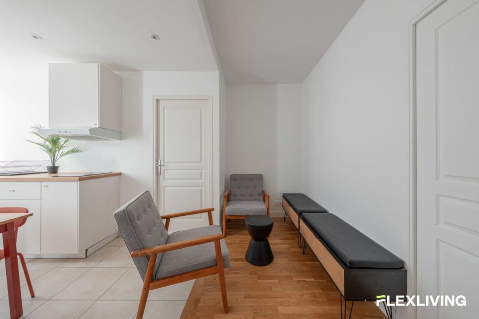Bright T4 Nation and Vincennes Paris 20th Apartment in Paris