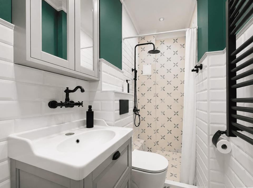 Shower, Toilet, Bathroom