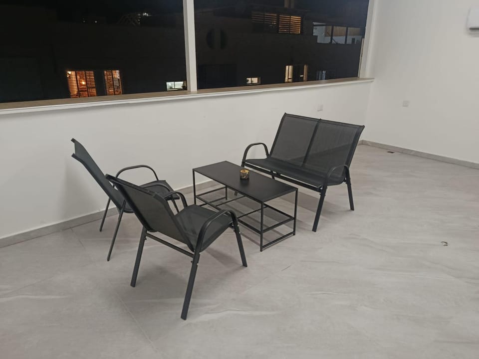 Balcony/Terrace, Quiet street view