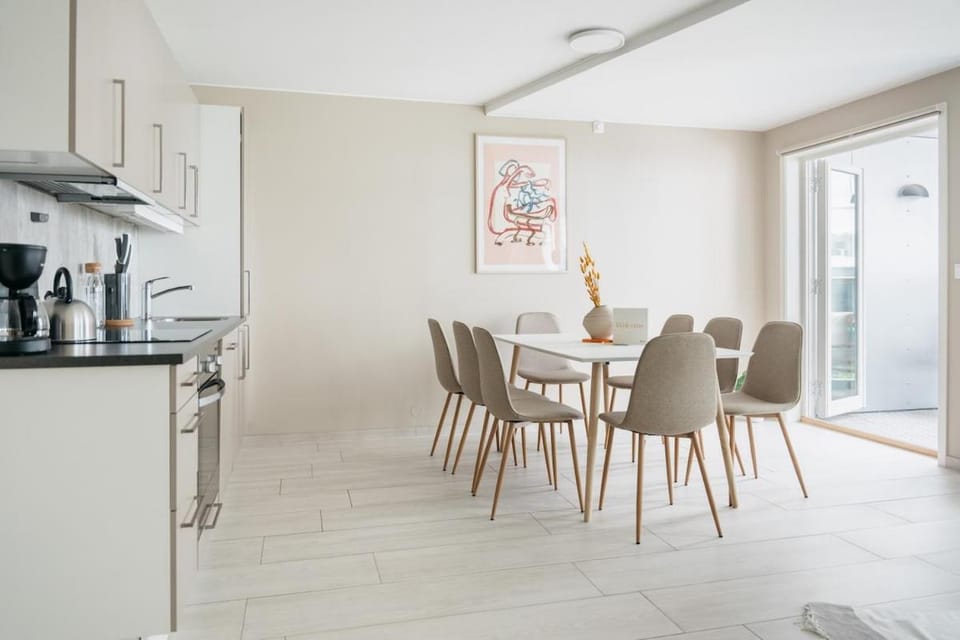 Stay Urban - 3BR with Balcony and Teracce Apartment in Bergen