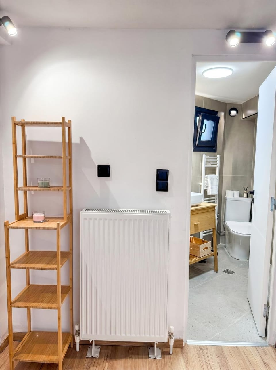 Martiou Urban Metro Loft w Private Entrance 2 min to Metro Apartment in Thessaloniki