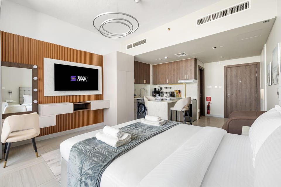 Skyline Studio O2 Tower Pool and Parking in JVC Apartment in Dubai