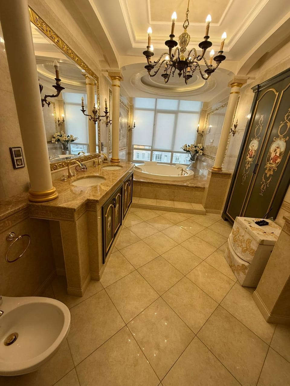 French Boulevard Luxury Apartments Apartment in Odessa